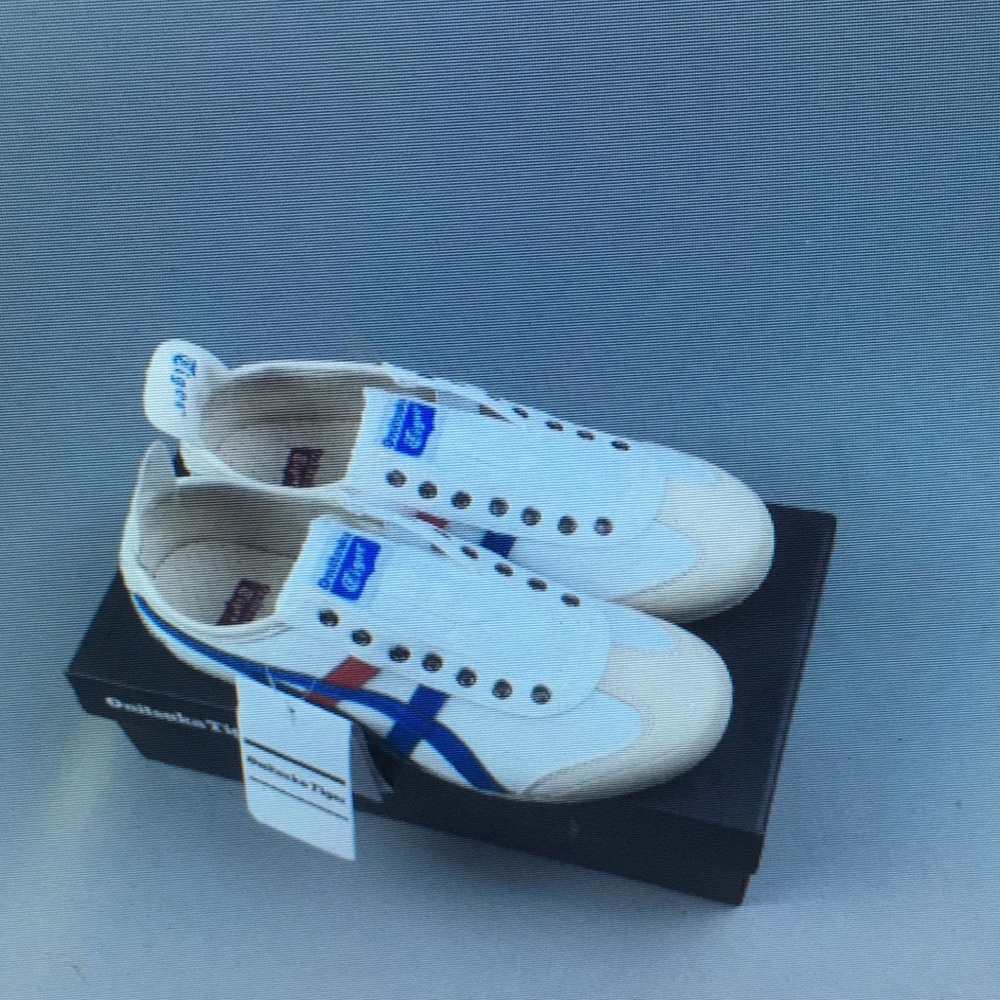 Onitsuka Tiger White Sneakers with Blue and Red Accents - Picture 8 of 8